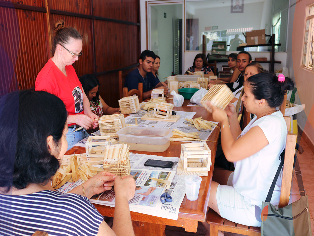 FOTO CURSO DE ARTESANATO