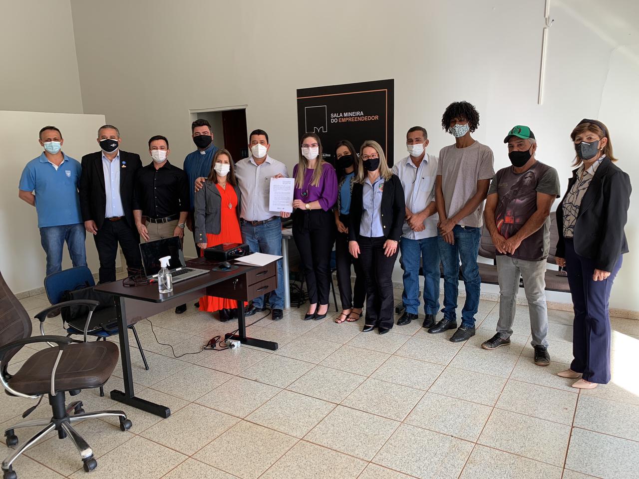 inauguracao sala mineira-geova (4).jpeg